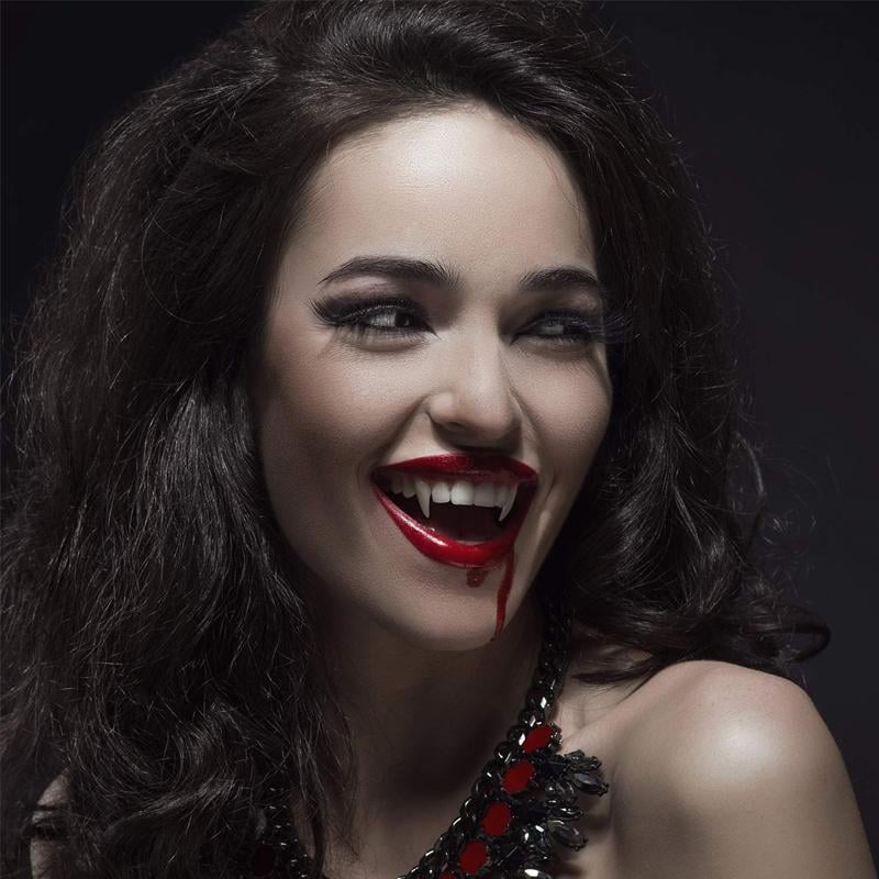 π Retractable Vampire Fangs