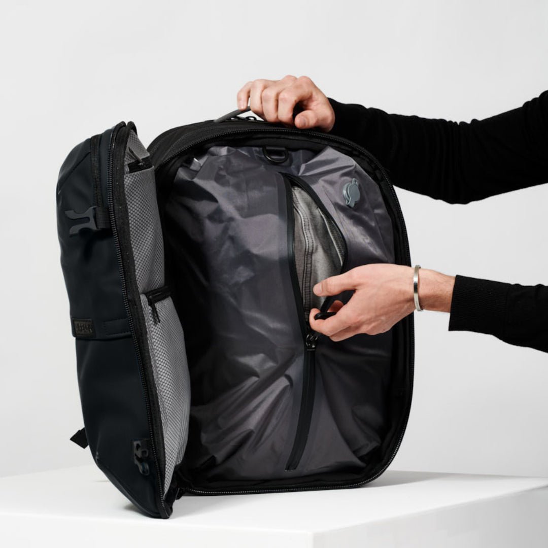 🔥49% OFF TODAY ONLY🔥 🎒 Multifunctional Matt Black Expandable Airbag—Free Shipping